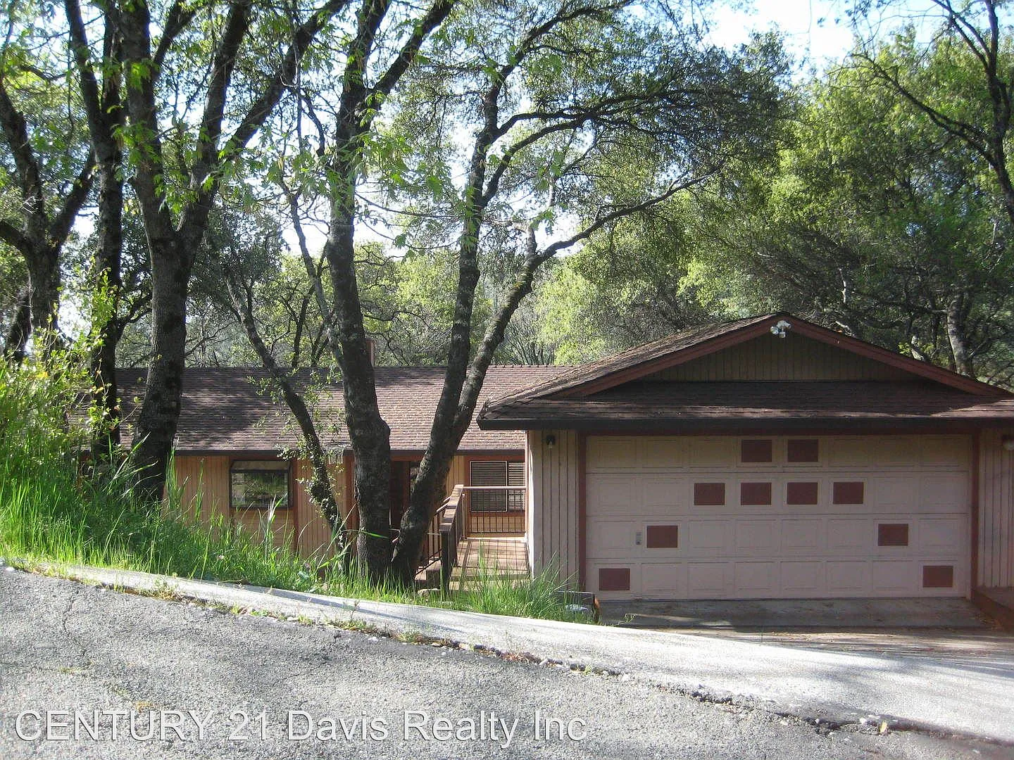 20102 Lakeside Ln photo 1