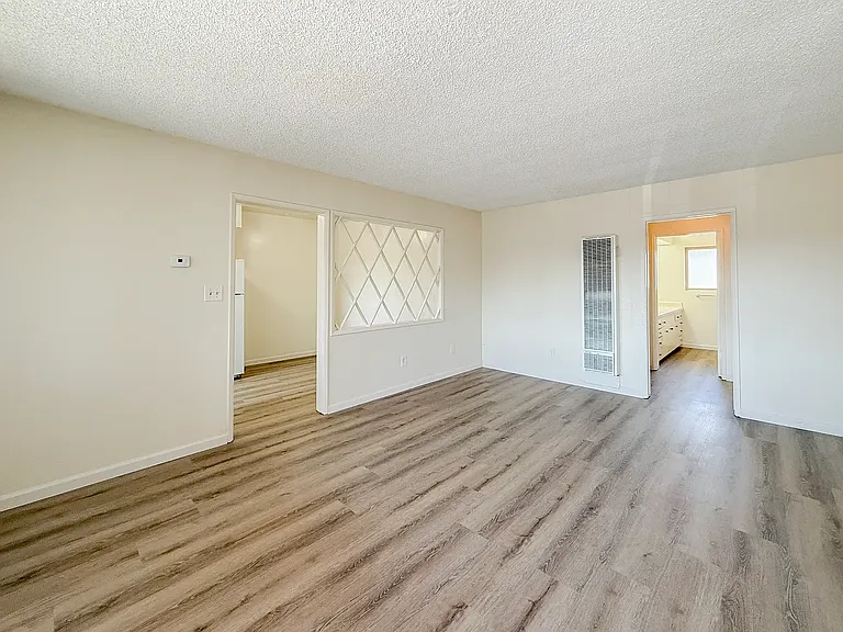4375 46th St #10 — Photo 2