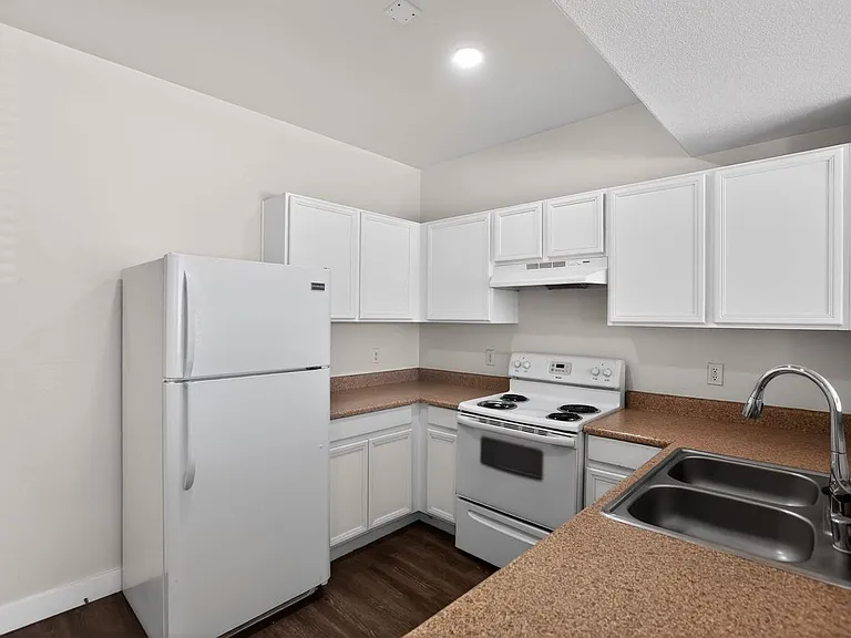 2060 Rancho Lake Dr #203 — Photo 6