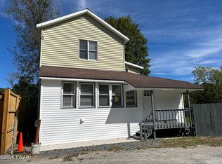111 Pike St, Hawley, PA 18428