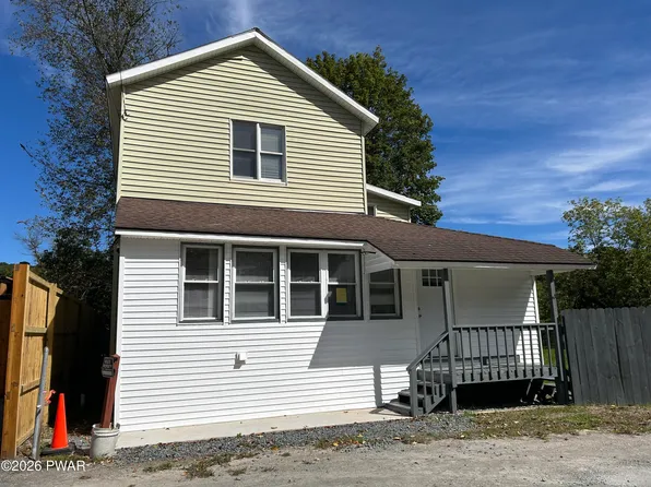 111 Pike St, Hawley, PA 18428