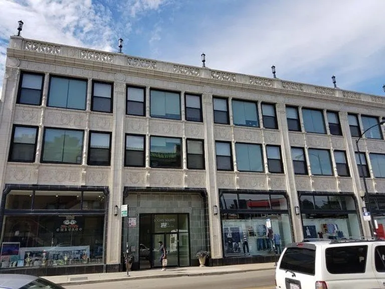 2764 N Milwaukee Ave — Photo 1