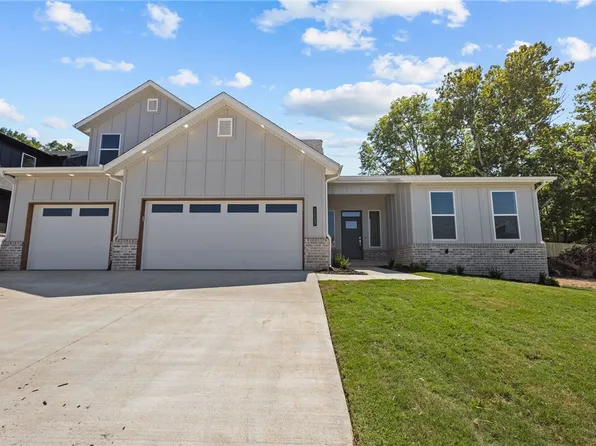1213 Bunker Dr, Pea Ridge, AR 72751