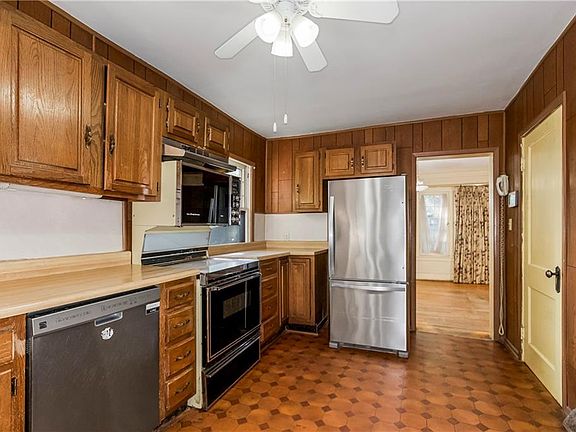 4th image of 4928 Troostwood St
