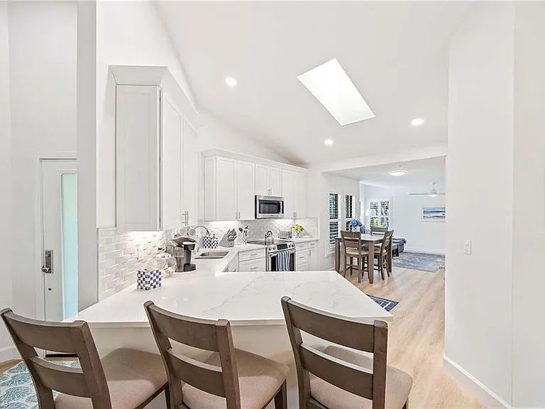 571 Park Shore Dr #G-6 — Photo 13