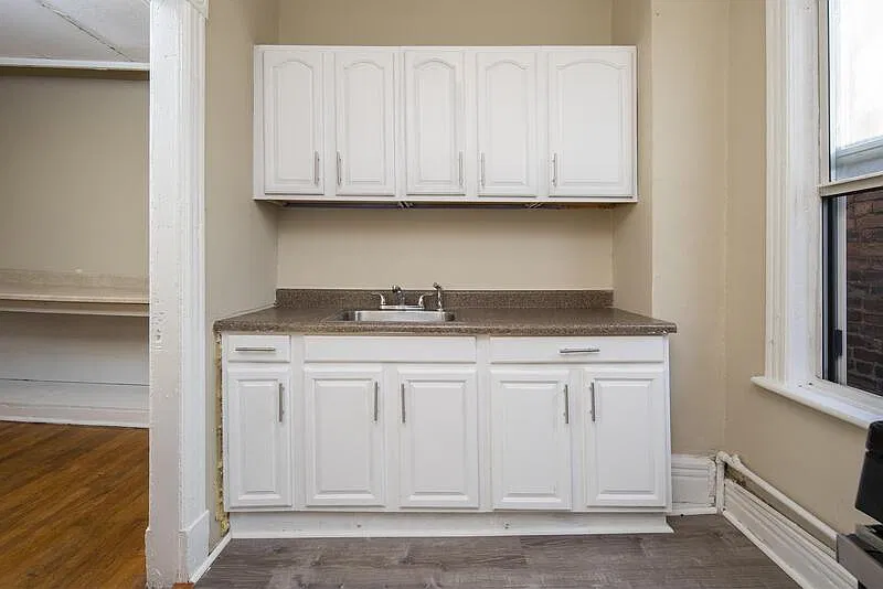 3 bed, 1.0 bath, 1000 sqft, $1,500 — Photo 3