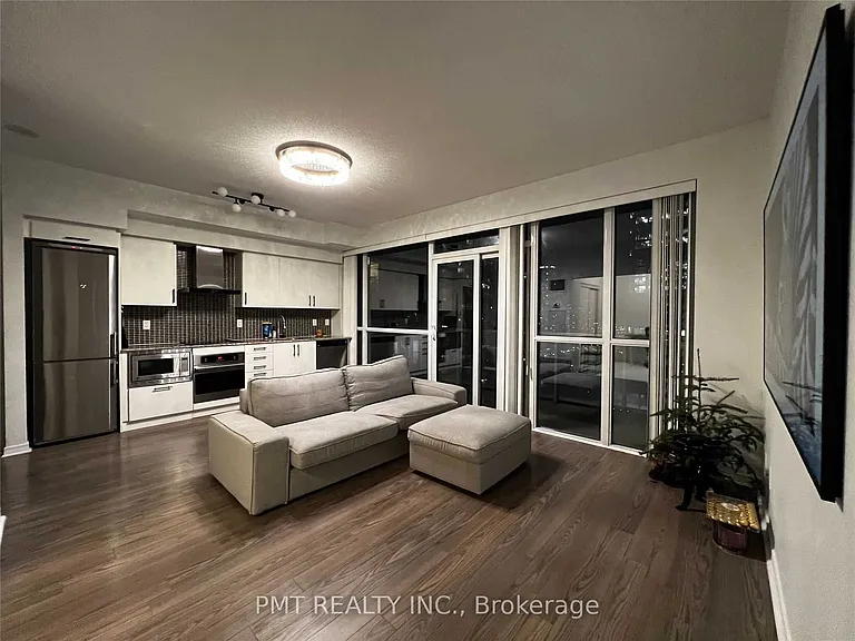 352 Front St W #2014 — Photo 7