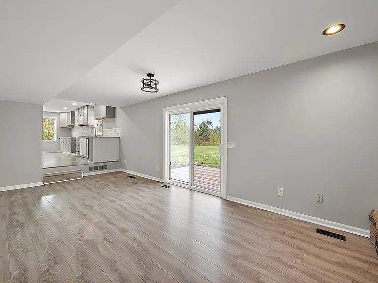 1442 Riley Center Rd — Photo 25