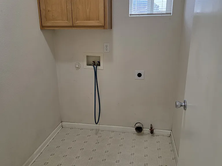 1627 Riley Ln — Photo 16