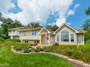 288 Fox Harbor Dr, Trout Valley, IL 60013