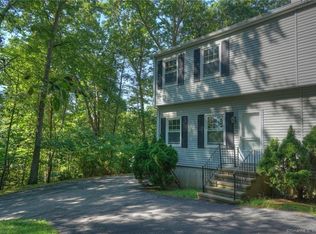 26 Dartmouth Dr, Groton, CT 06355