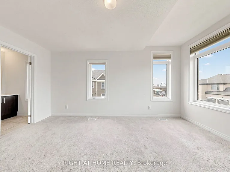2046 Cameron Lott Cres — Photo 25