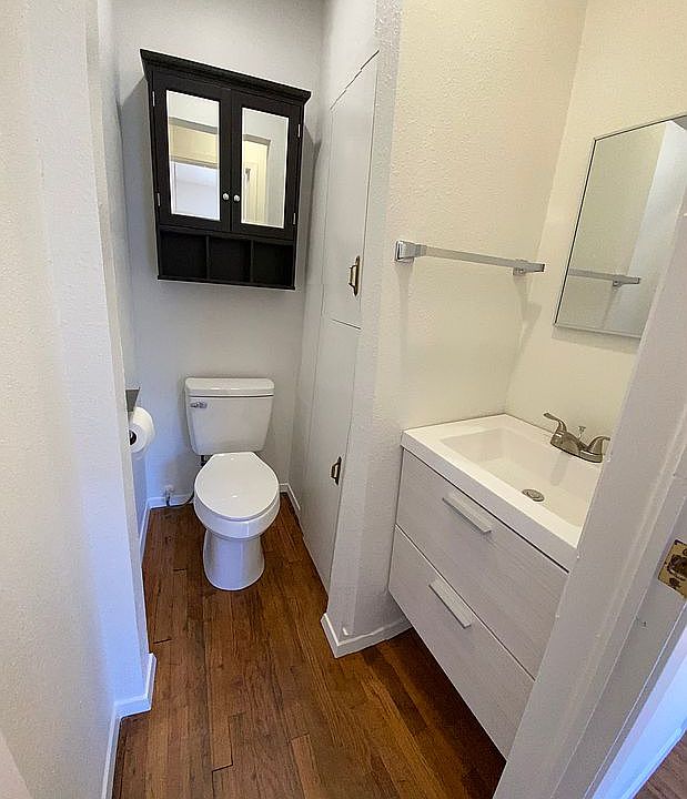 1/2 bath 