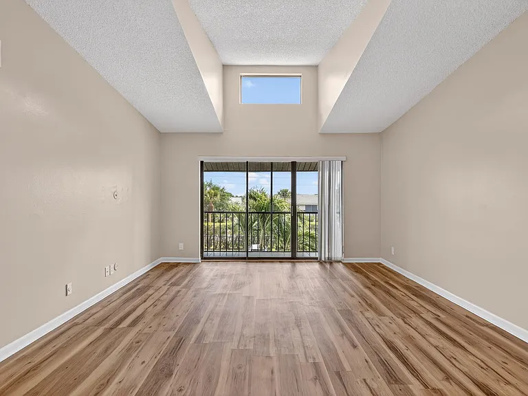 624 Sea Pine Way #B3 — Photo 9