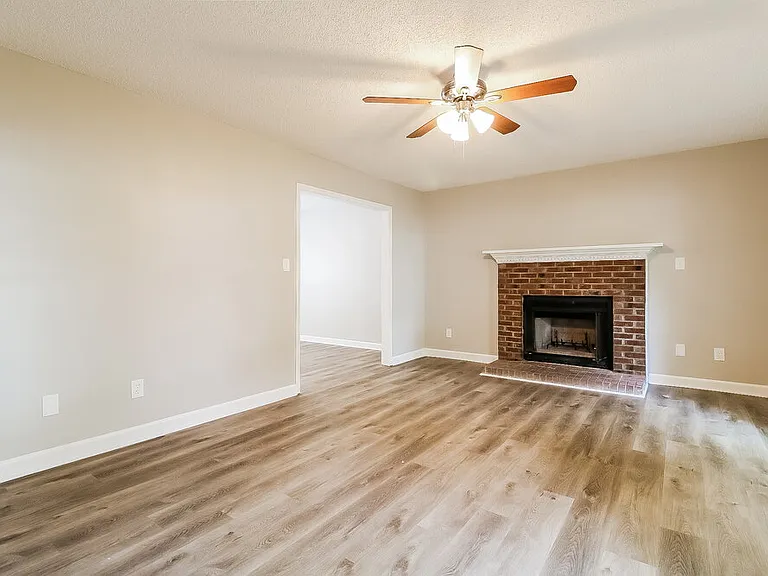 4308 Birmingham Way — Photo 6
