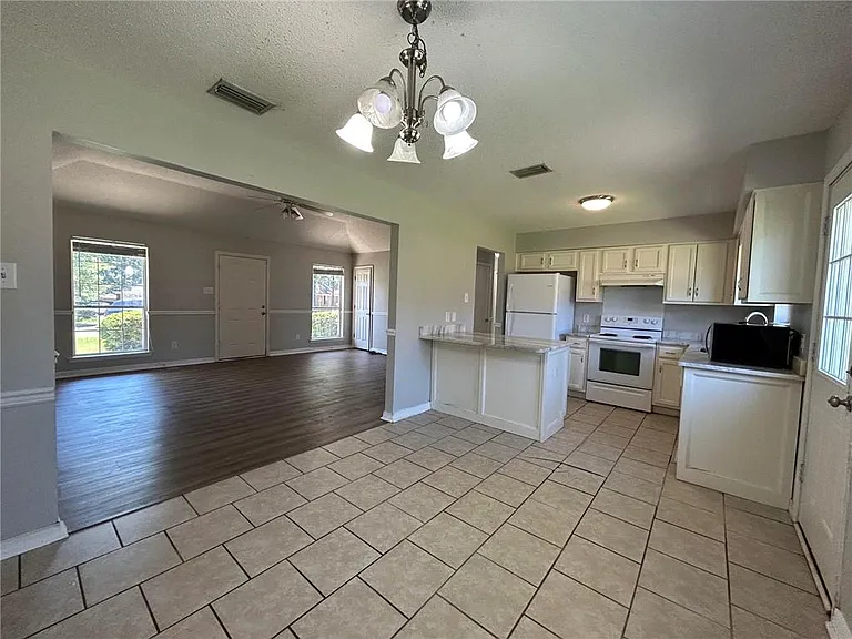 6626 Woodside Ct E — Photo 8