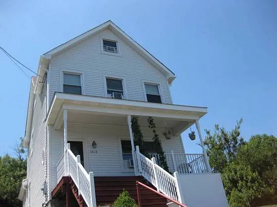 2418 Perry St photo 1