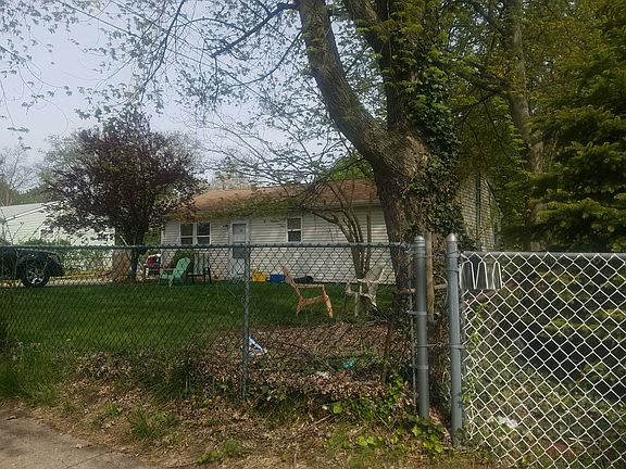 3rd image of 55 Yarnell St
