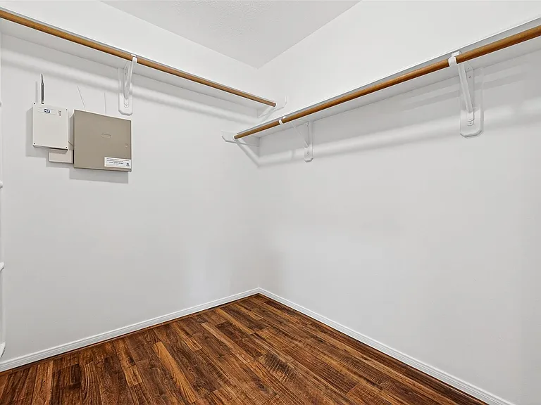 4539 Springfield Lakes St — Photo 25