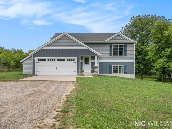 1530-21 Mile Rd NE, Cedar Springs, MI 49319