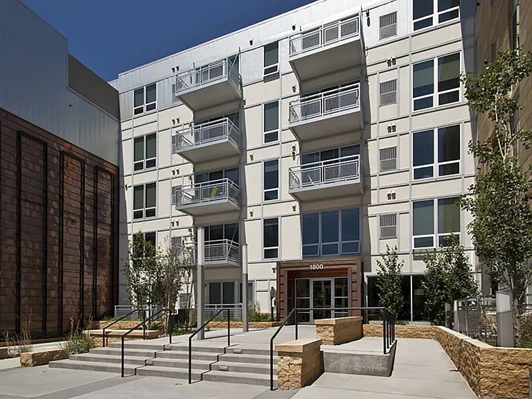 1800 Lake Apartments — Photo 6
