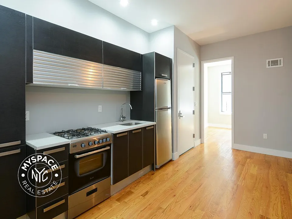321 Putnam Ave #3L