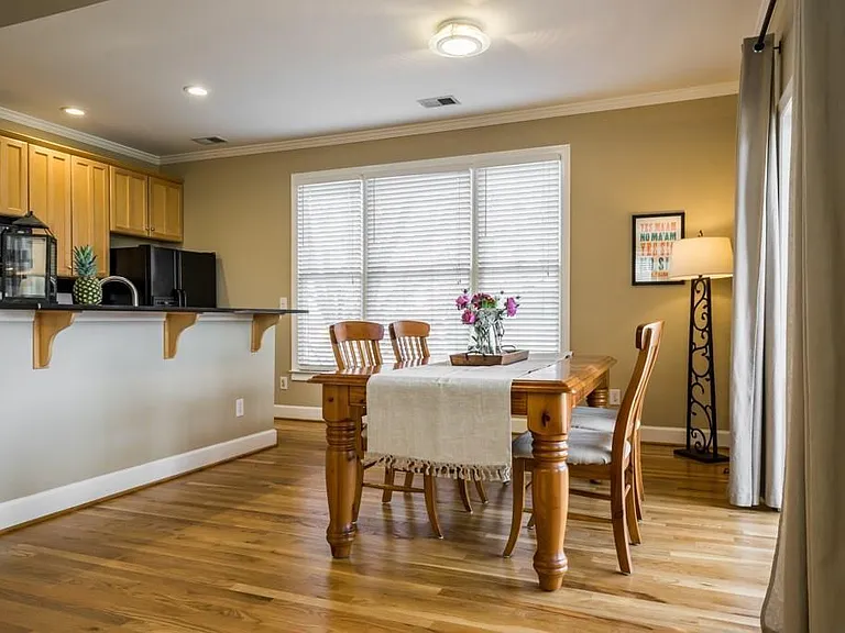 691 Bonaventure Ave NE — Photo 8