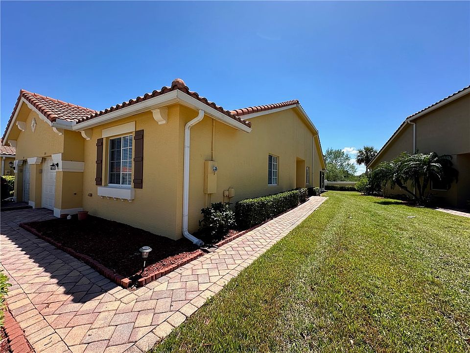 1st image of 6305 Oxford Cir