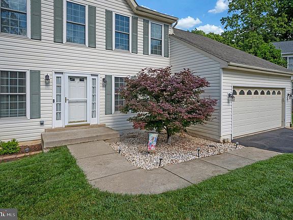 4th image of 5 Oliver Ct