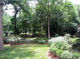 93 Thurton Dr, New Canaan, CT 06840