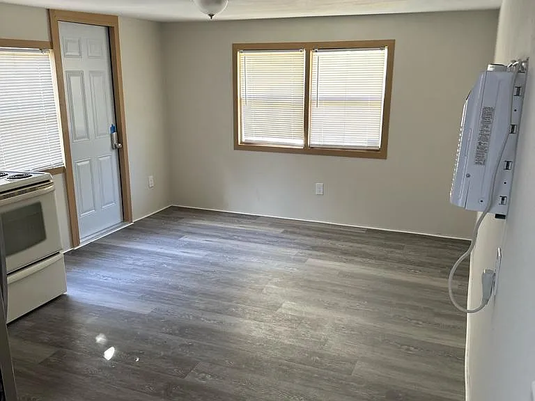 1111 N Point Lonesome Rd #1A — Photo 4