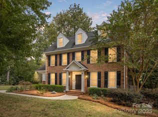 6907 Foxglove Dr, Charlotte, NC 28226