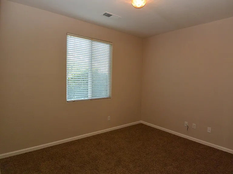 6102 W Seeger Ct — Photo 8