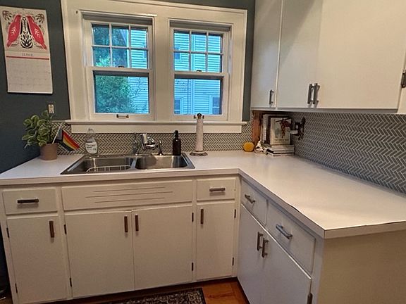 5th image of 518 Glenwood Ave SE #516