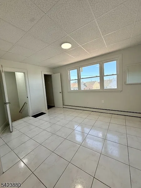 3 bed, 1.0 bath, $1,950 — Photo 4