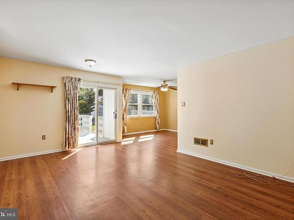3rd image of 135 Jonathan Dr