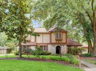 4814 Fountainhead Dr, Houston, TX 77066