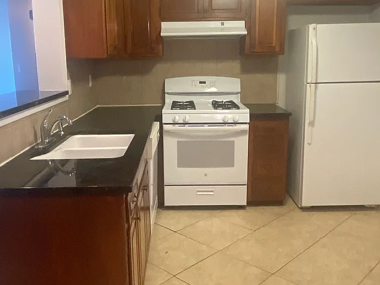 4942 Grand Ave #10 — Photo 7