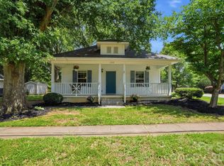 206 6th St, Belmont, NC 28012