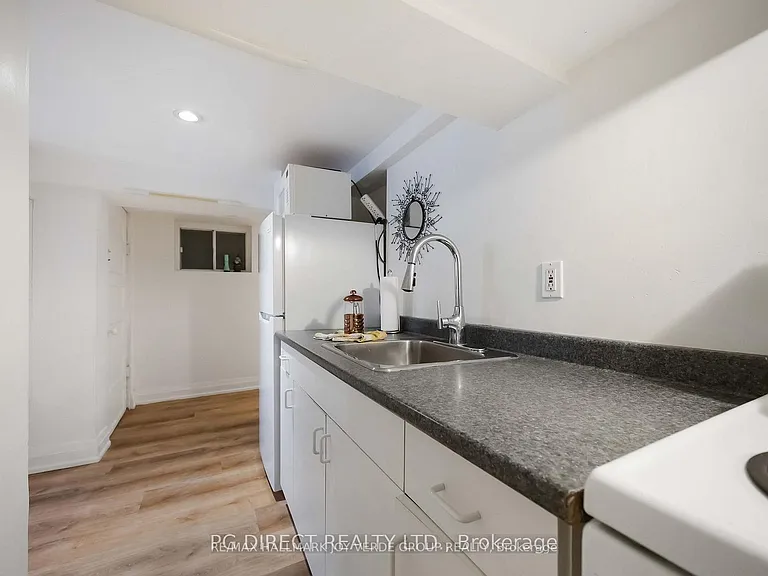 362 Mortimer Ave #LOWER — Photo 6