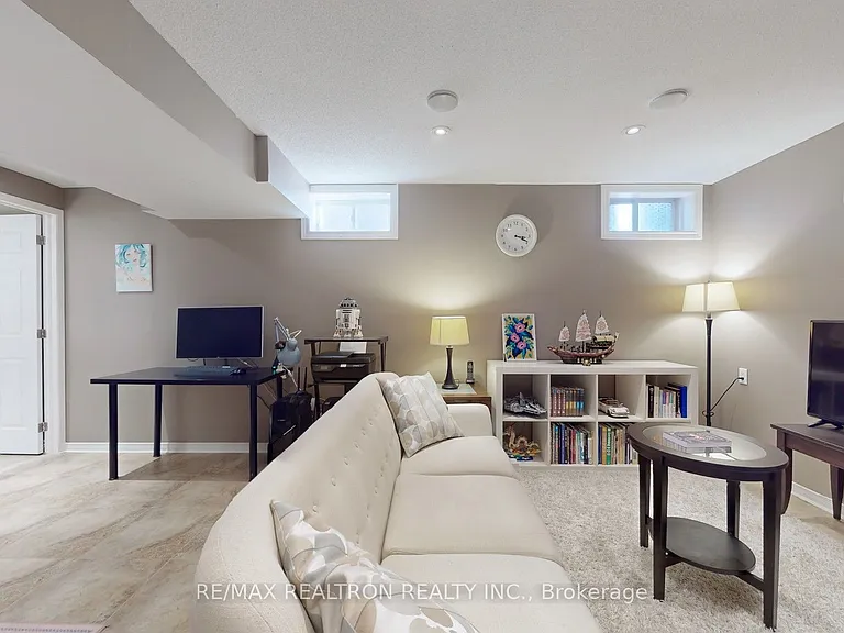 275 Peak Point Blvd — Photo 31