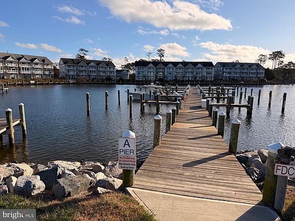 3rd image of 84 Glenriddle Marina #A84