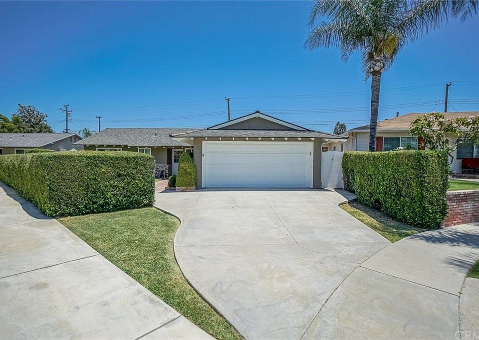 1st image of 15943 Garydale Dr