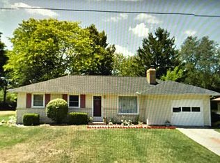 2415 Skyline St, Kalamazoo, MI 49006
