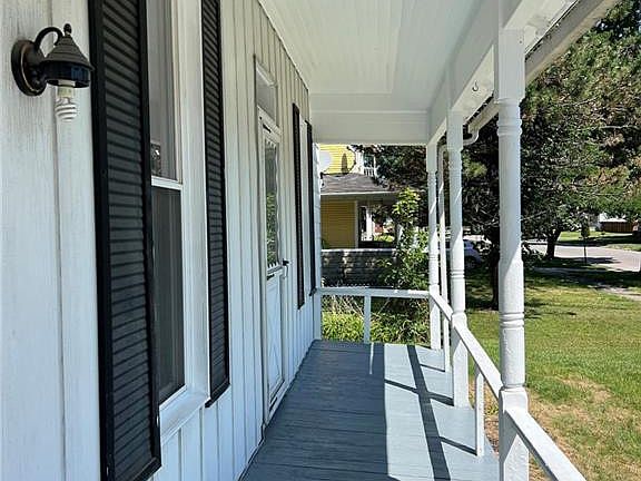 3rd image of 557 N Main St