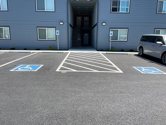 2nd image of 314 SW Washington Ave #101