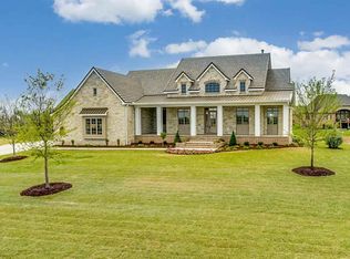 10711 E Crestwood Ct, Wichita, KS 67206