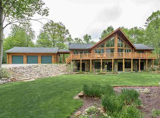 2080 Roxbury Ct, Midland, MI 48642