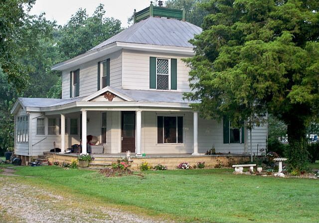 1st image of 609 N Pleasant St