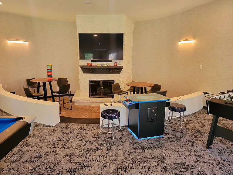 The Columns Apartments — Photo 30